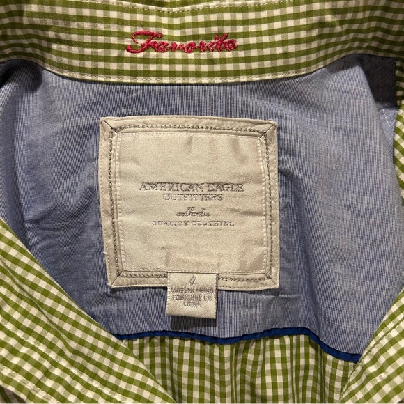 American Eagle Favorite Gingham Button Up - Picture 4 of 5